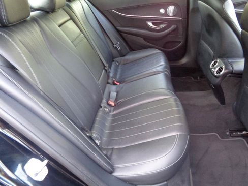 Used 2018 Mercedes-Benz E 400 4MATIC Sedan w/ Premium 1 Package image 8