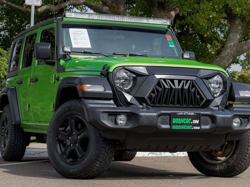 Used 2020 Jeep Wrangler Unlimited Sport S image 2