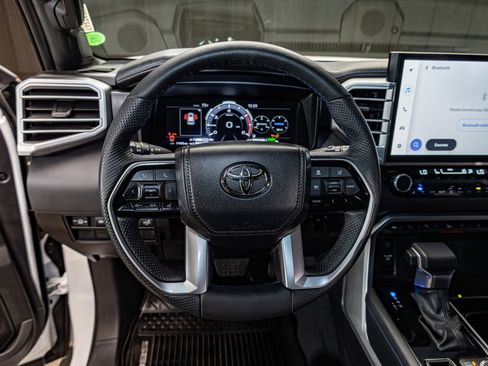 Used 2025 Toyota Sequoia Platinum AWD/4WD image 15