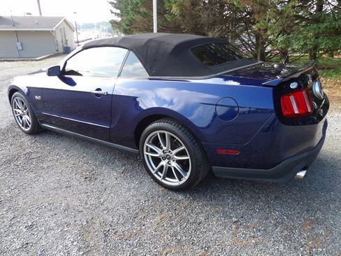 Used 2011 Ford Mustang GT Premium w/ Electronics Pkg RWD image 3