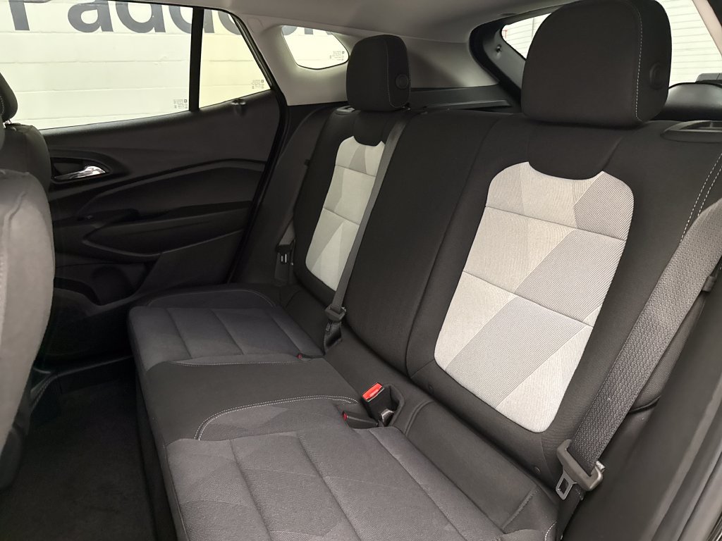 Used 2025 Chevrolet Trax LS FWD image 21