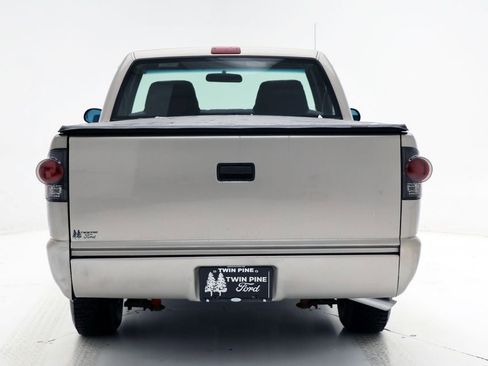 Used 2002 Chevrolet S10 Pickup 2WD Regular Cab w/ Preferred Equipment Group image 8