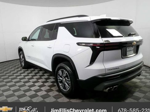 Certified 2025 Chevrolet Traverse LT FWD image 27