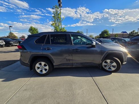 Used 2021 Toyota RAV4 XLE AWD/4WD image 17