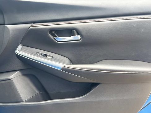 Certified 2025 Nissan Sentra SR FWD image 18