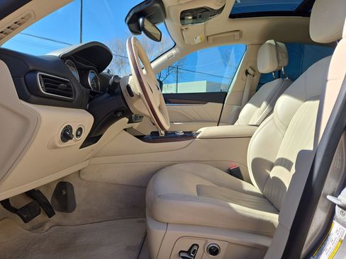 Used 2022 Maserati Levante GT image 16