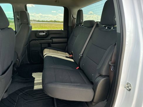 Used 2024 Chevrolet Silverado 2500 Custom w/ Custom Value Package image 21