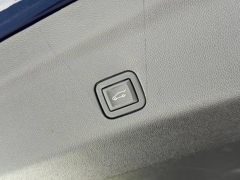 Used 2023 Cadillac Escalade Sport AWD/4WD image 19