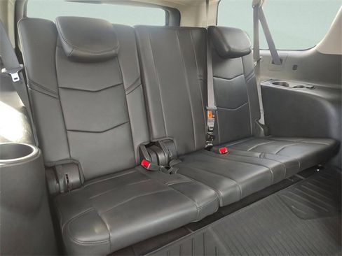 Used 2018 Cadillac Escalade ESV Luxury image 34