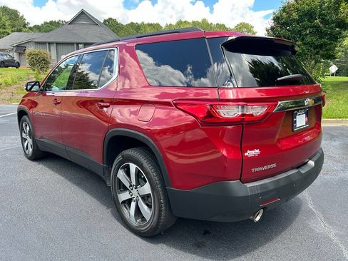 Used 2020 Chevrolet Traverse LT w/ LT Premium Package FWD image 18