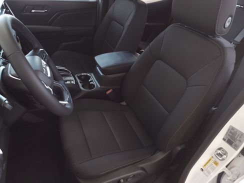 New 2025 GMC Canyon Elevation w/ Convenience Package image 10