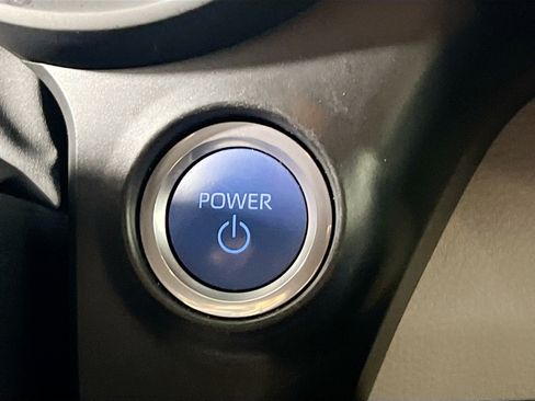 Used 2024 Toyota Sienna XLE FWD image 24