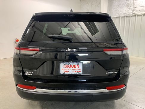 Used 2023 Jeep Grand Cherokee Limited w/ Luxury Tech Group II AWD/4WD image 28