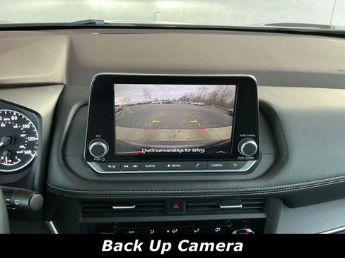 Used 2023 Nissan Rogue S image 10