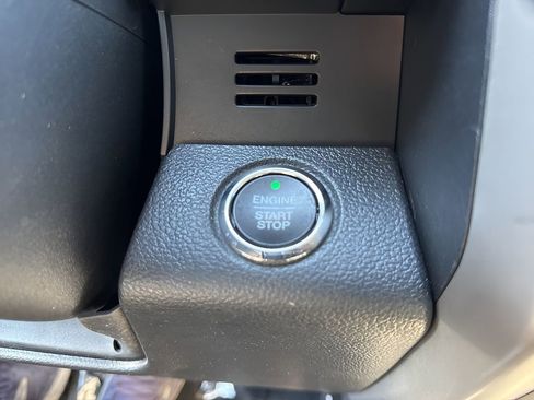 Used 2019 Ford F150 Lariat w/ Equipment Group 502A Luxury image 20