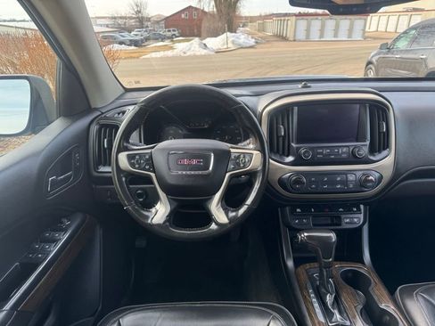 Used 2018 GMC Canyon Denali image 9