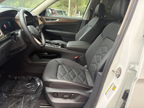 Used 2025 Volkswagen Atlas SE AWD/4WD image 29