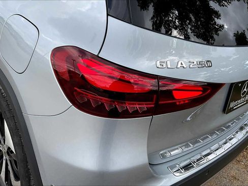 Certified 2025 Mercedes-Benz GLA 250 image 23
