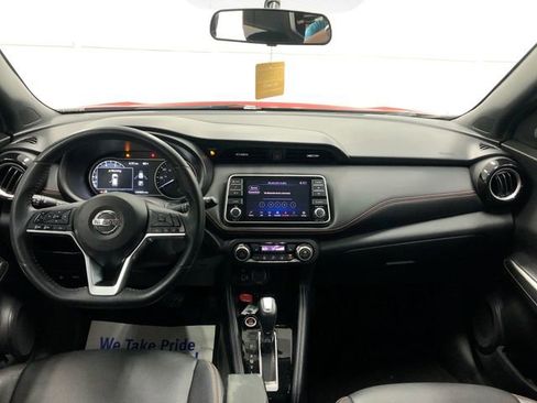 Used 2018 Nissan Kicks SR w/ Premium Package FWD image 14