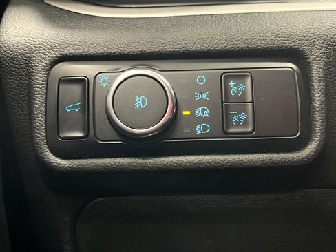 Used 2023 Ford Explorer XLT w/ Equipment Group 202A AWD/4WD image 31