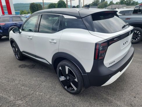 New 2025 Nissan Kicks SR image 6