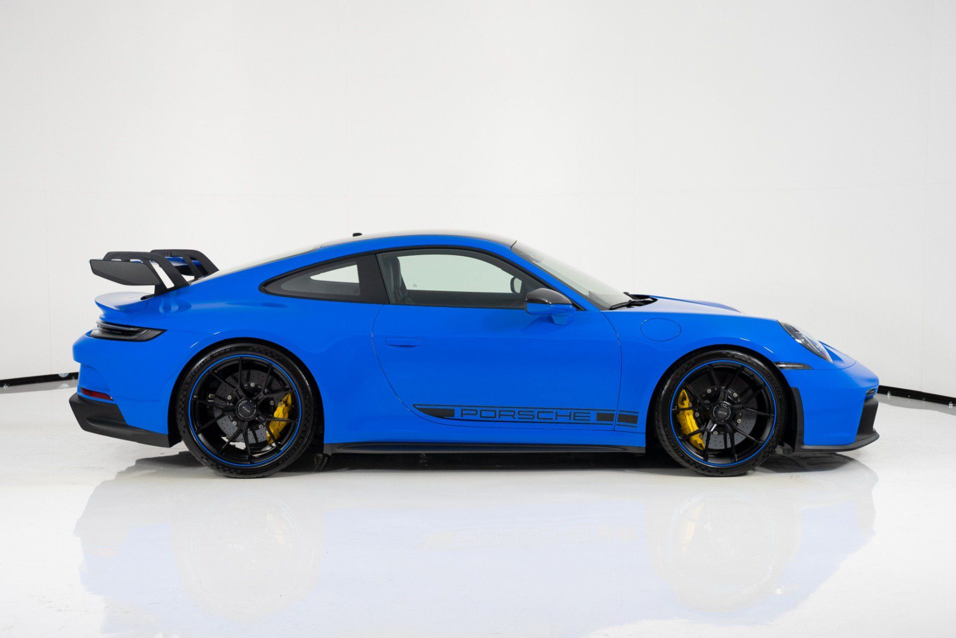Used 2022 Porsche 911 GT3 RWD image 6