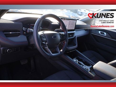 Used 2025 Ford Explorer ST-Line AWD/4WD image 32