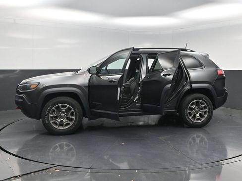 Used 2022 Jeep Cherokee Trailhawk w/ Sun, Sound & Nav Group AWD/4WD image 25