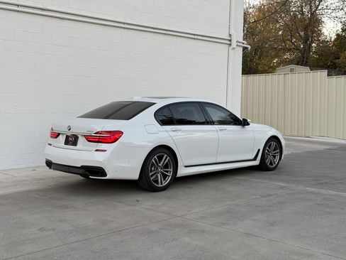 Used 2018 BMW 740i image 6