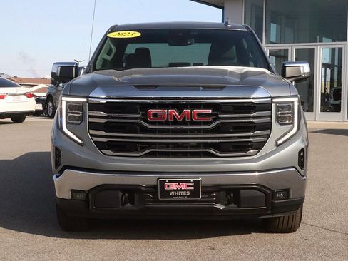 Used 2025 GMC Sierra 1500 SLT image 2