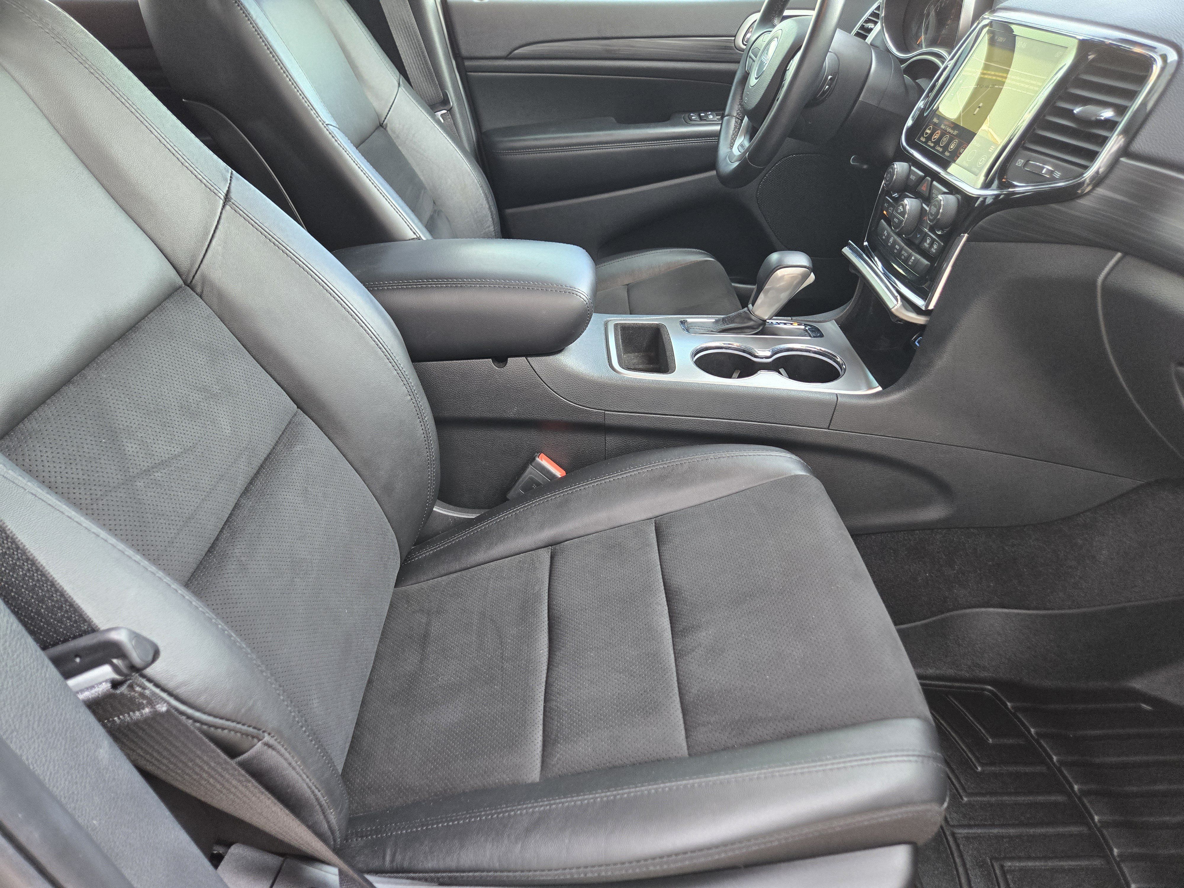 Certified 2021 Jeep Grand Cherokee Laredo X AWD/4WD image 16