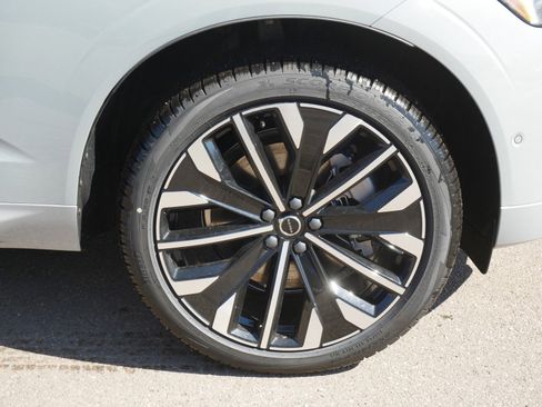 New 2026 Volvo XC60 B5 Ultra w/ Climate Package AWD/4WD image 4