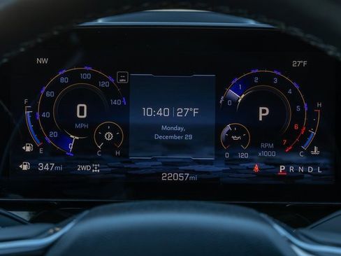 Used 2025 Chevrolet Suburban Z71 image 18