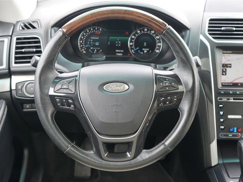 Used 2016 Ford Explorer Platinum AWD/4WD image 27