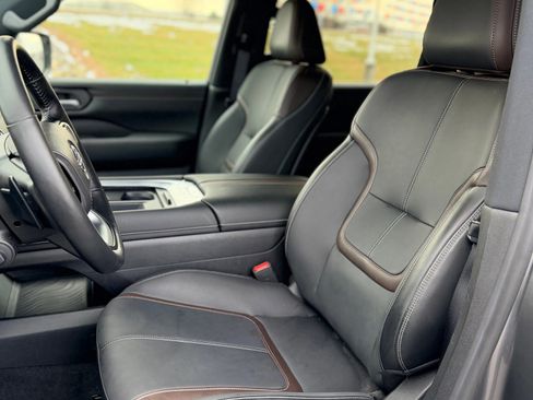 Used 2026 Nissan Armada SL w/ Captain's Chari Seat Package image 18