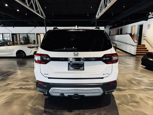 Used 2023 Honda Pilot Elite image 4