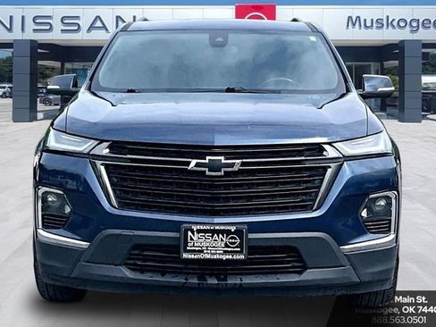 Used 2022 Chevrolet Traverse LT FWD image 2