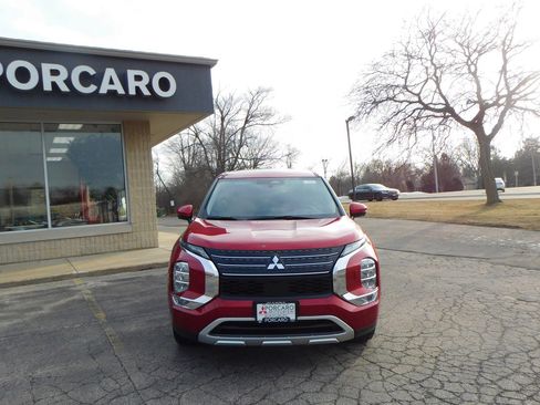 New 2025 Mitsubishi Outlander SE image 11