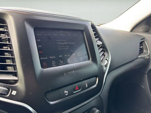 Used 2021 Jeep Cherokee Latitude Plus image 20