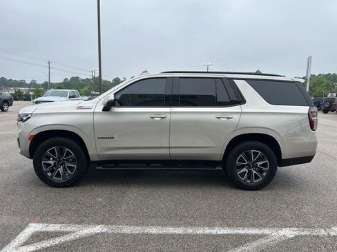 Used 2024 Chevrolet Tahoe Z71 w/ Luxury Package AWD/4WD image 4