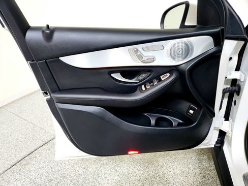 Used 2019 Mercedes-Benz GLC 300 GLC 300 image 18