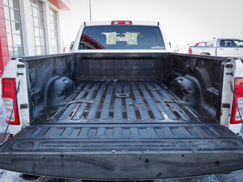 Used 2022 RAM 2500 Tradesman w/ Chrome Appearance Group image 5