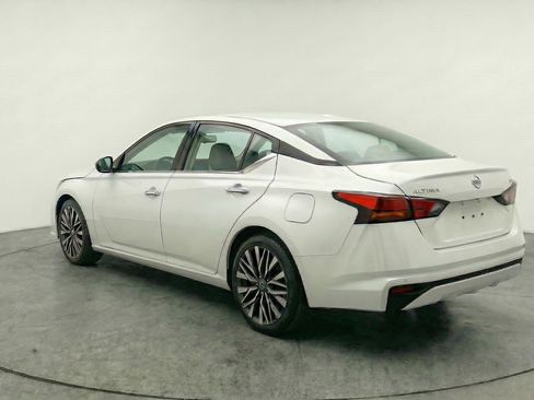 Used 2025 Nissan Altima 2.5 SV image 6