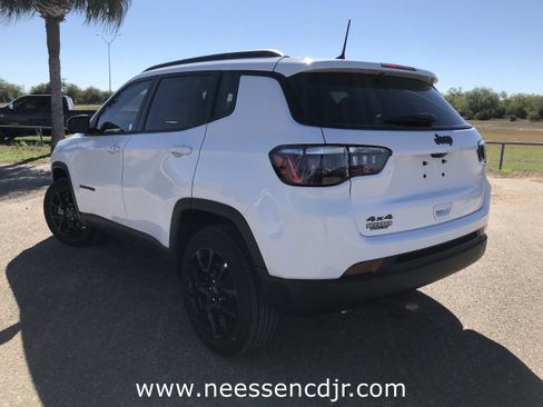 New 2026 Jeep Compass Latitude image 5