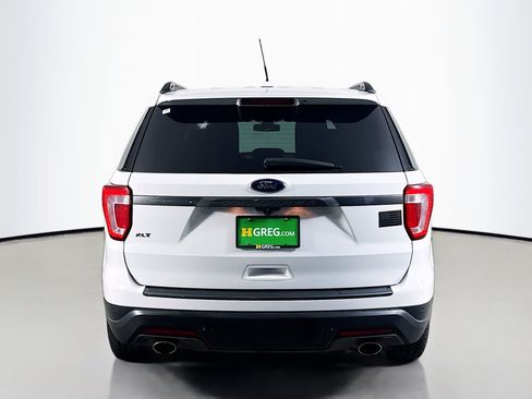 Used 2018 Ford Explorer XLT w/ Equipment Group 202A image 8