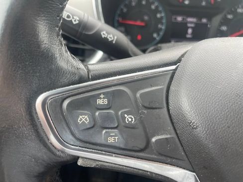 Used 2018 Chevrolet Equinox LT FWD image 20