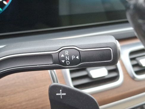 Certified 2022 Mercedes-Benz GLS 450 4MATIC image 13