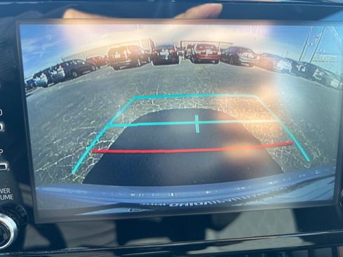 Used 2020 Toyota Corolla LE image 29