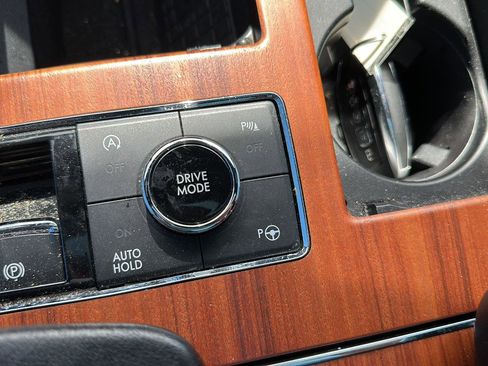 Used 2018 Lincoln Navigator Reserve w/ Technology Package image 18