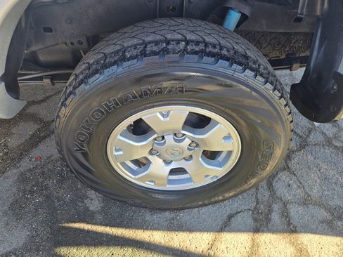 Used 2006 Toyota Tacoma PreRunner image 27